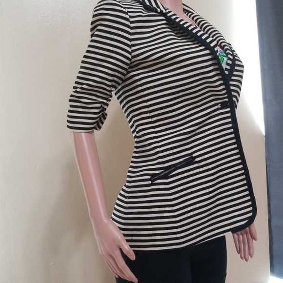 Blazer - Picture 8 of 8